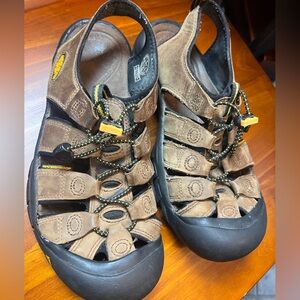 Keen Brown and Black Men's Sandals